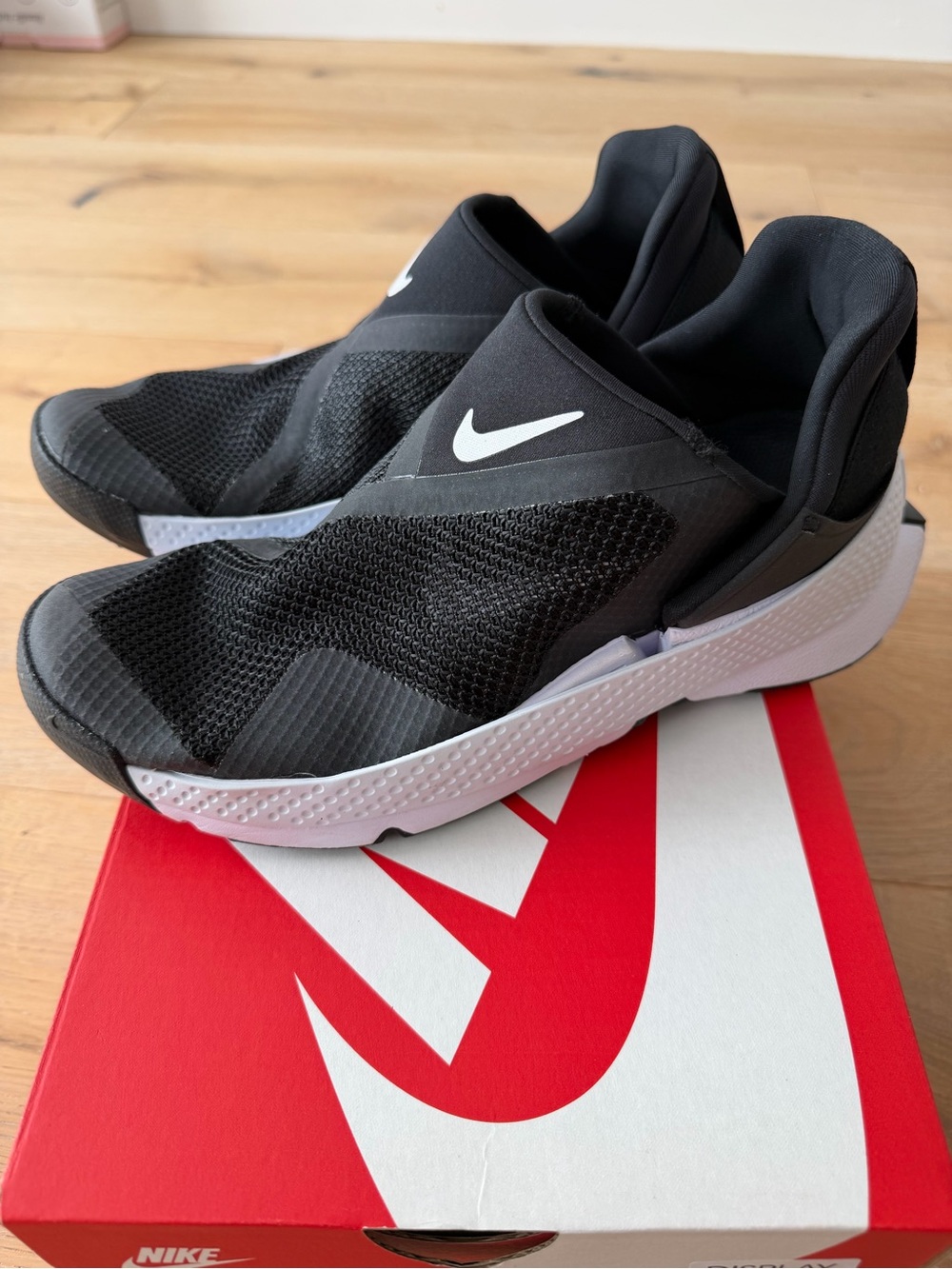 Nike Go Flyease Black Slip-On Mesh Sneakers size 7